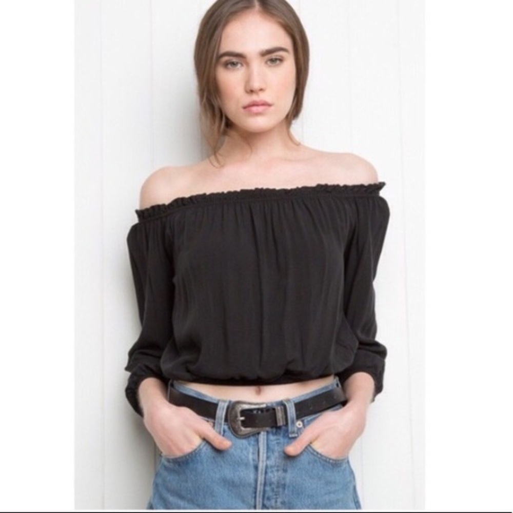 Brandy Melville off the shoulder top